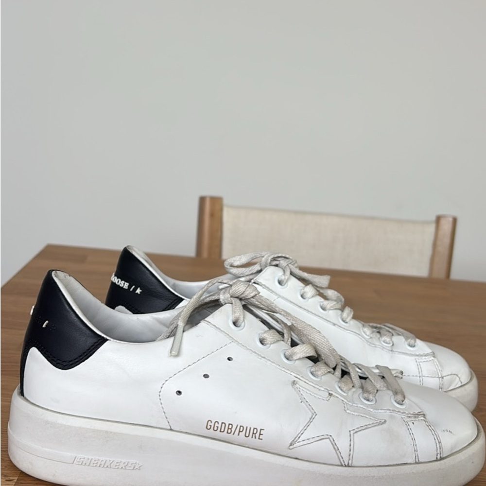 Golden Goose White and Black pure star size 8 (EU 38)